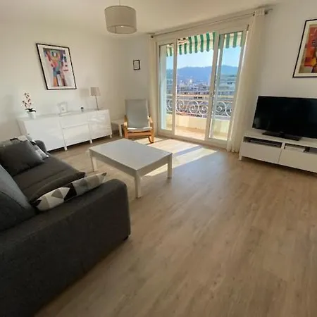 Vue Parking Climatisation Separee Apartment *